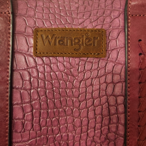 Wrangler Purple Croc-Embossed Women's Bag - Picture 2 of 11